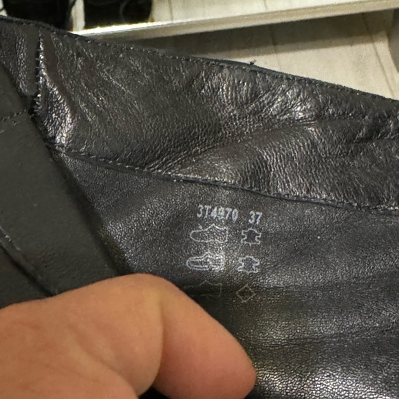 PRADA LEATHER ANKLE BOOTS-GREAT CONDITION - Picture 4 of 4